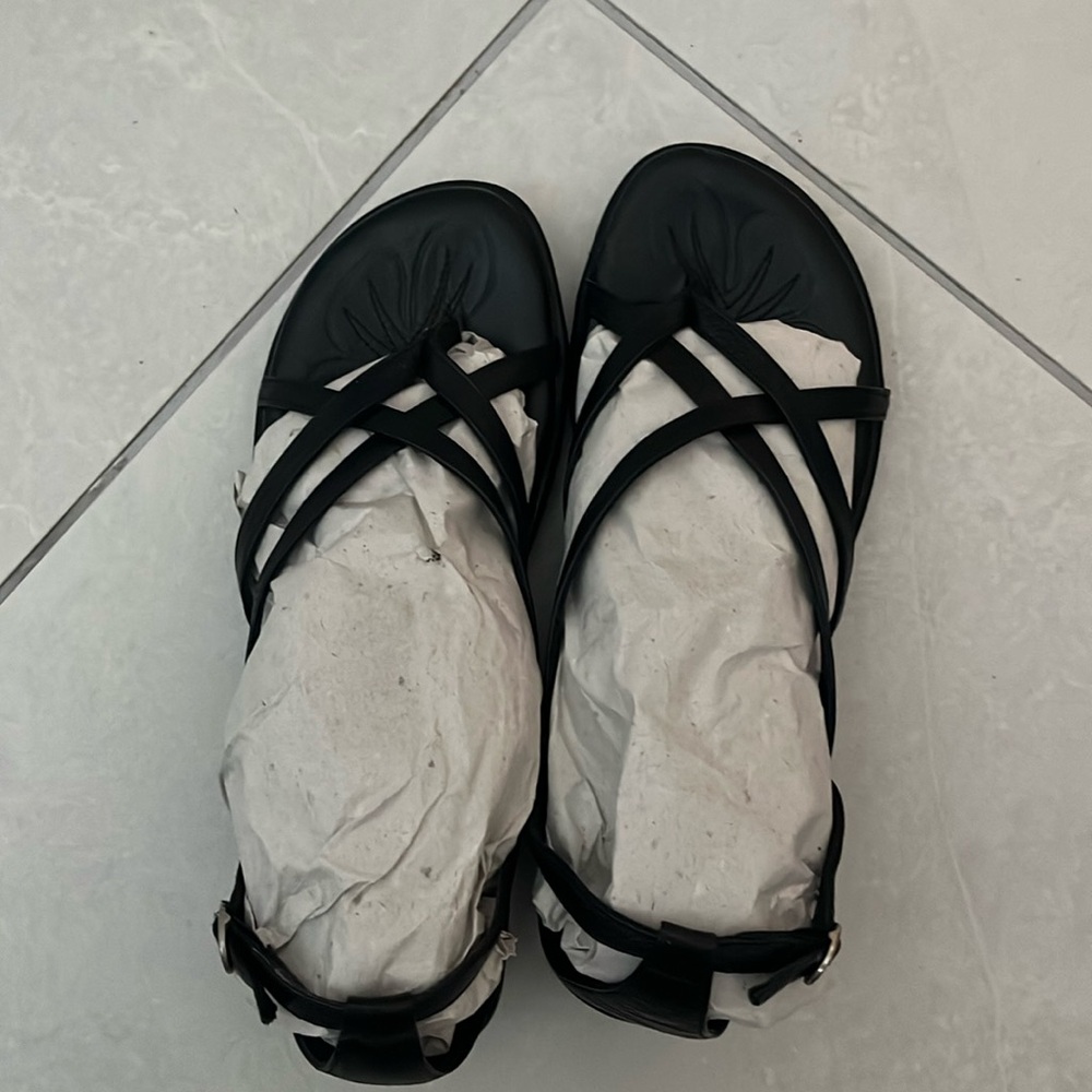 Born black sandals 8